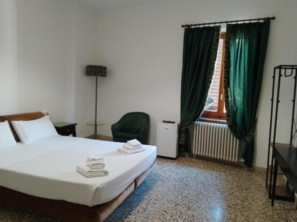 Hotel Montreal Firenze Esterno foto